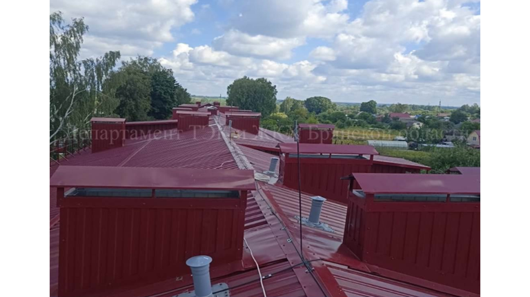 В Брянске капитально отремонтировали многоэтажку по улице Комсомольской