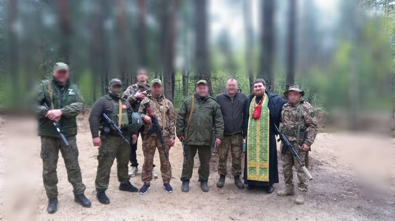 Брянский священник благословил на Победу бойцов группировки войск «Север»