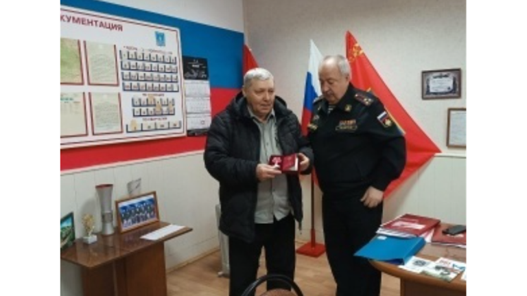 В Сельцо семье погибшего героя СВО Александра Чичкова передали орден Мужества В Сельцо семье погибшего героя СВО Александра Чичкова передали орден Мужества