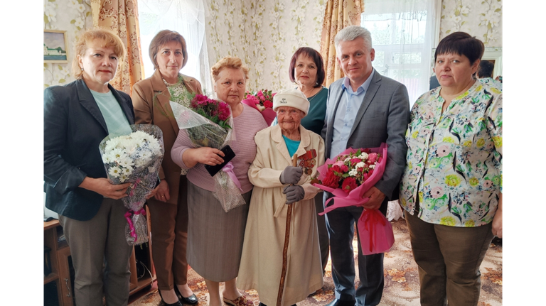 Брянская труженица тыла Нина Нечаевская отметила вековой юбилей