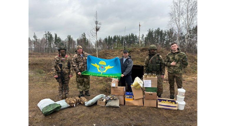 Унечские волонтёры передали бойцам СВО аккумулятор для «Нивы» и маскировочные сети