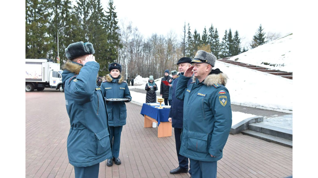 Богомаз и Денисов передали новую технику брянскому МЧС