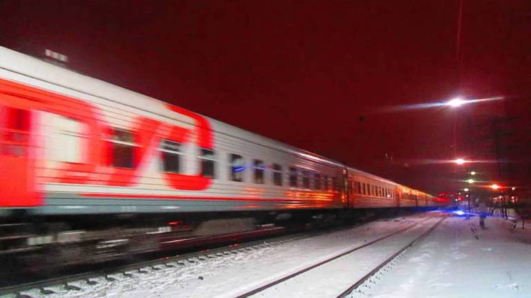 Под Клинцами поезд «Климов-Москва» протаранил легковушку