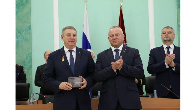 Брянский губернатор Александр Богомаз награжден медалью Бахирева