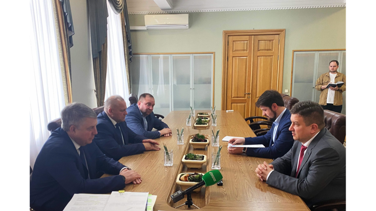 В Брянск с рабочим визитом прибыл замминистра транспорта Евгений Филиппов В Брянск с рабочим визитом прибыл замминистра транспорта Евгений Филиппов