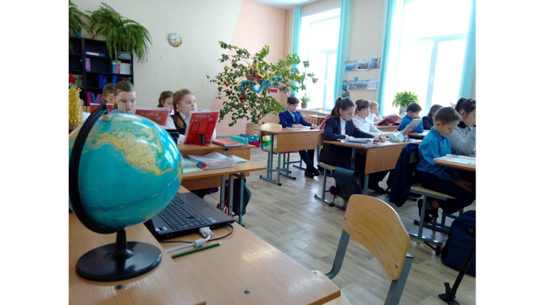 В Брянске каждая вторая мать выступила за отмену оценок по изо, физкультуре, музыке и труду