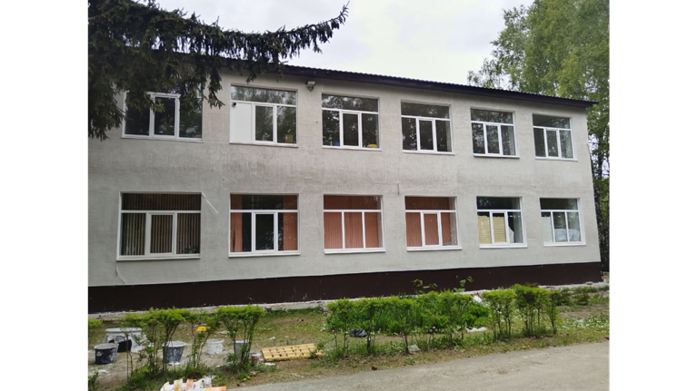 В Выгоничском районе продолжается капремонт Кокинской школы