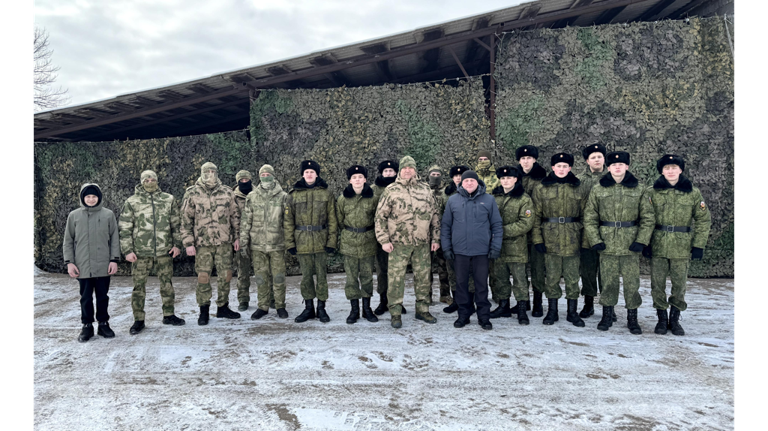 В Клинцах на базе ОМОН «Арсенал» прошёл день открытых дверей для школьников