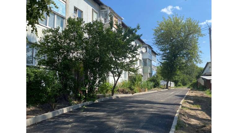 В Навле по нацпроекту ремонтируют дворы по улицам Ленина и Советской Армии