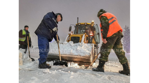 За сутки с улиц Брянска вывезено более 400 тонн снега