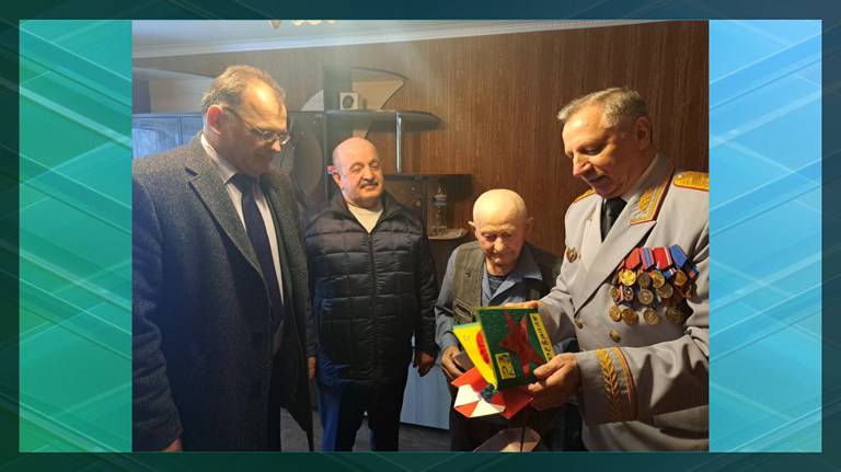 Стародубского ветерана Великой Отечественной войны поздравили с 23 Февраля