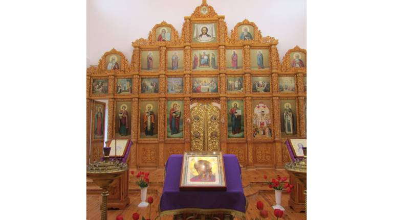 В храме брянского посёлка Локоть продолжается реставрация иконостаса
