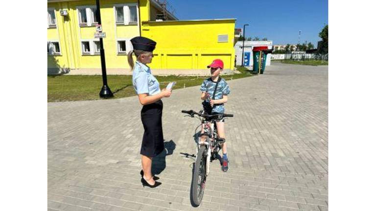В Брянске автоинспекторы провели для детей акцию «Мой безопасный велосипед»