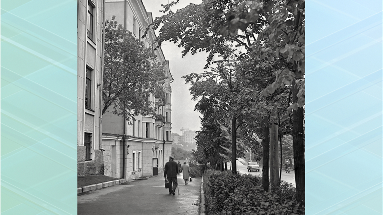 Жителям Брянска показали проспект Ленина начала 1970-х
