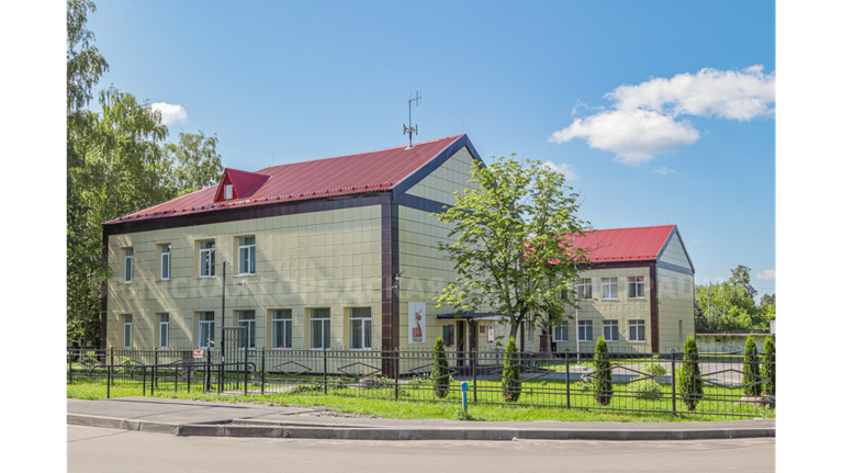 В школе №34 Брянска строят универсальную спортплощадку