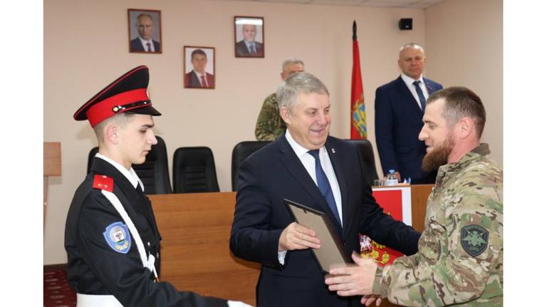 Брянский губернатор наградил бойцов полка «Ахмат-Россия» за задержание подозреваемых в теракте