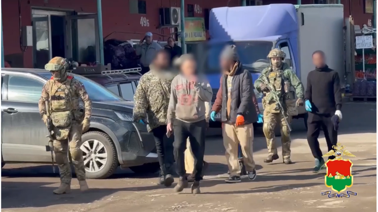 В ходе проверки мигрантов брянская полиция выявила 82 нарушения