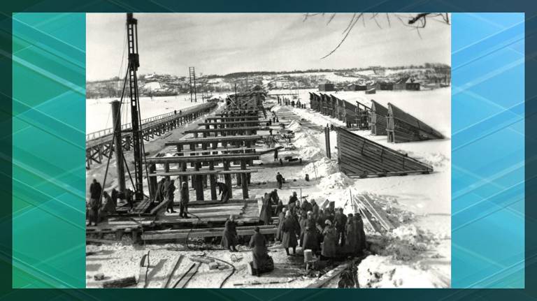 Опубликован снимок строительства моста через Десну 1942 года