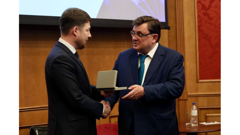 Президента брянской Адвокатской палаты Михайлова наградили медалью «За содействие» Президента брянской Адвокатской палаты Михайлова наградили медалью «За содействие»