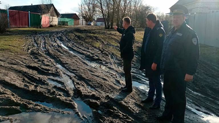 Прокуратура потребовала отремонтировать убитые дороги в брянском селе Коржовка-Голубовка