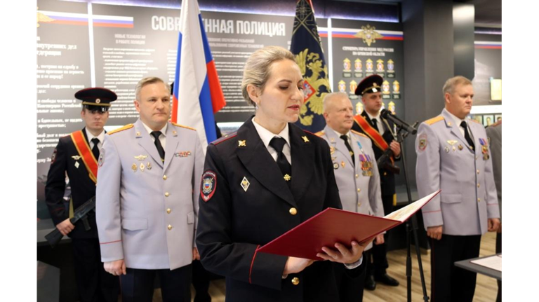 В Брянске полицейские-новобранцы приняли присягу