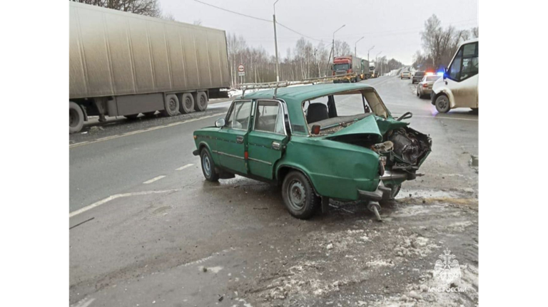 На брянской трассе произошло ДТП – потребовалась помощь спасателей