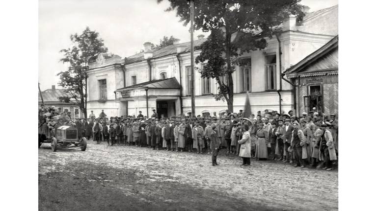 Опубликована вековая фотография брянцев, отъезжающих на Всесоюзную сельхозвыставку в Москву