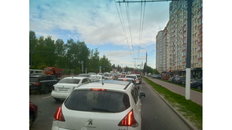 Жители Брянска сообщили об огромной пробке на Станке Димитрова