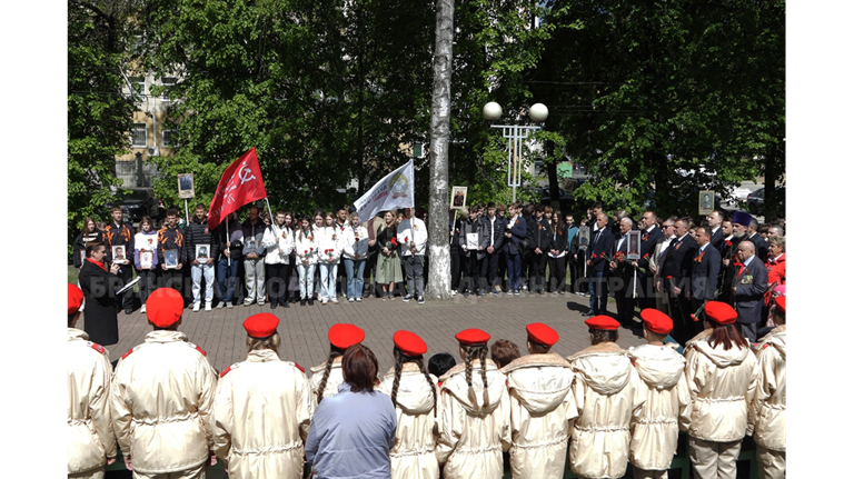 В Брянске состоялся митинг-реквием «Зажги свечу» в урочище Лесные сараи