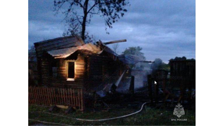 В Навлинском районе произошёл пожар в жилом доме