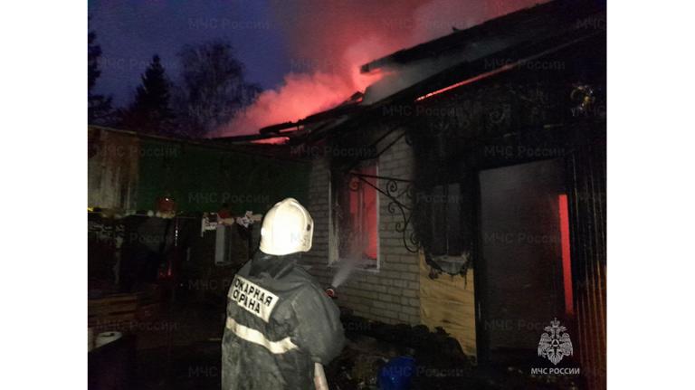 В Почепском районе сгорел жилой дом