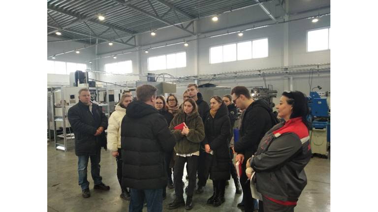Студенты Брянского технического университета посетили завод «Снежеть»