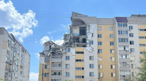 В Саратове произошел взрыв в подъезде жилого дома