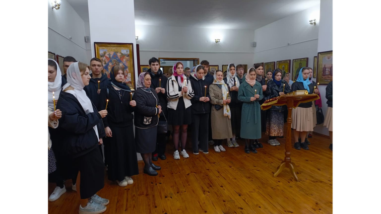 Для брасовских выпускников совершили молебен перед экзаменами