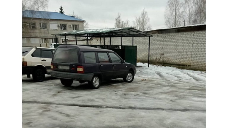 Брянцев попросили в новогодние праздники не оставлять машины около контейнерных площадок