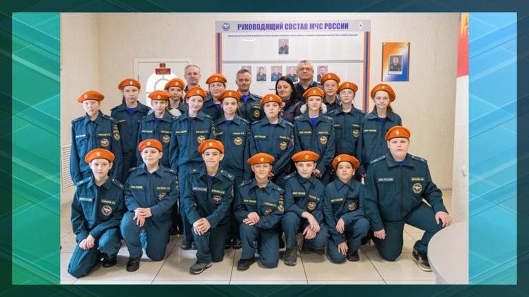 Юные спасатели побывали на экскурсии в Испытательной пожарной лаборатории Брянской области