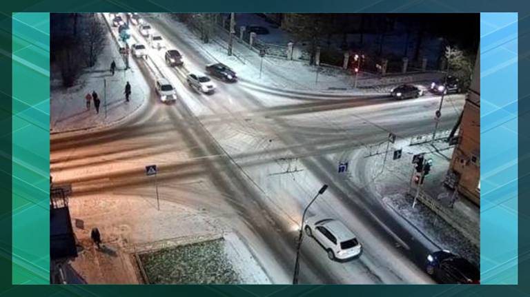 В Брянске автоинспекторы выявили 4 нарушения правил проезда перекрестков