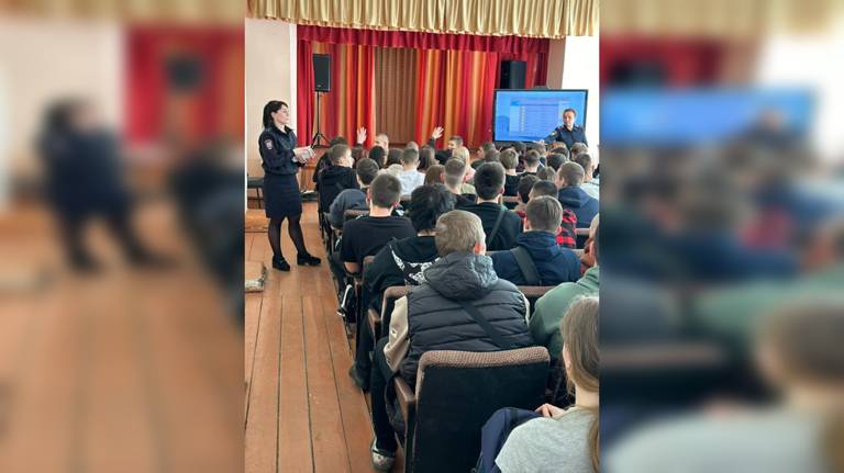 На станции Унеча студентам прочитали лекцию о вреде наркотиков