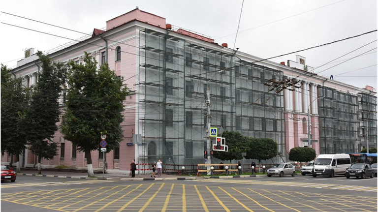 В Брянске на объекте филиала Сеченовского университета трудятся 150 рабочих