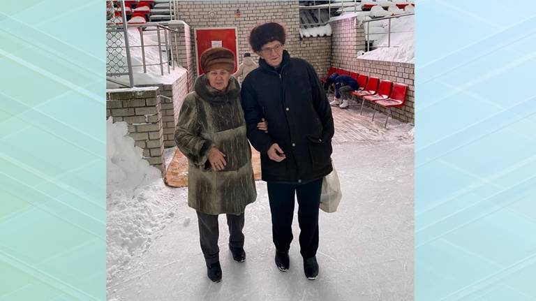 В Брянске семейная пара спустя 60 лет пришла на ставший местом знакомства каток