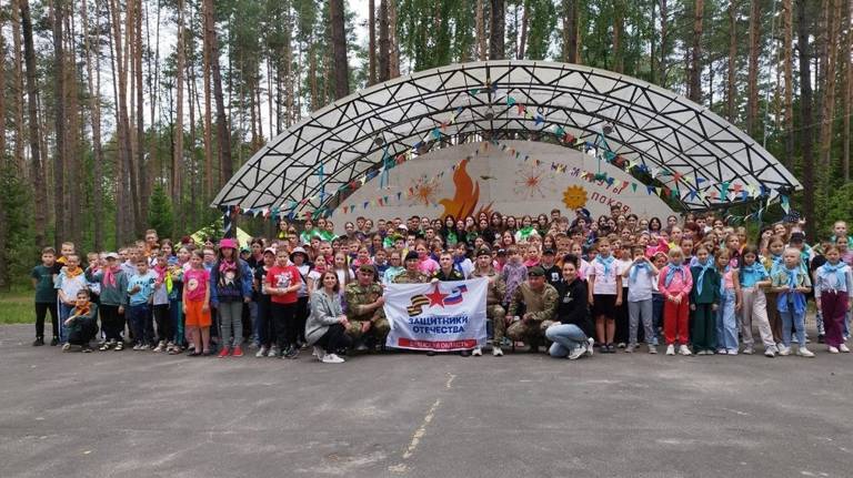 Брянские школьники встретились с ветеранами СВО