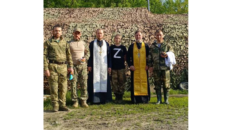 Брянский священник передал бойцам в зону СВО гуманитарную помощь