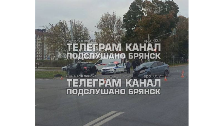 В Брянске на въезде в «Мегаполис-парк» произошло ДТП