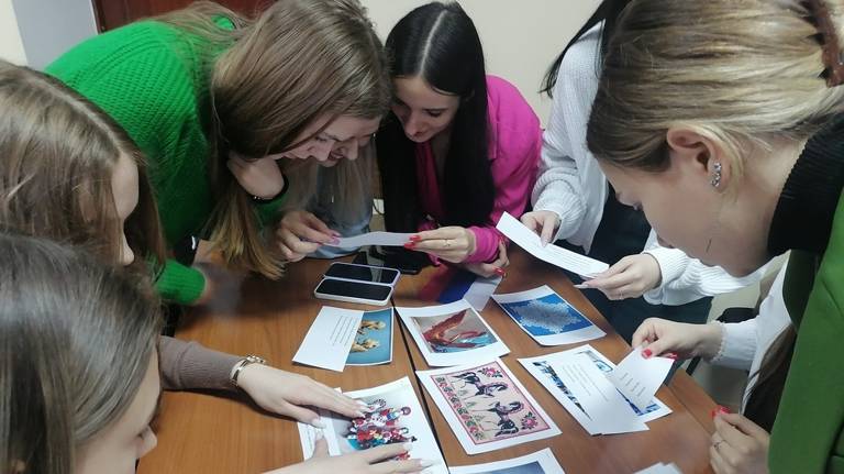 Брянские студенты приняли участие в квизе о традициях русского народа