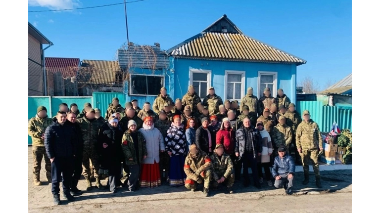 Брянским военным подарили концерт и передали «гуманитарку»