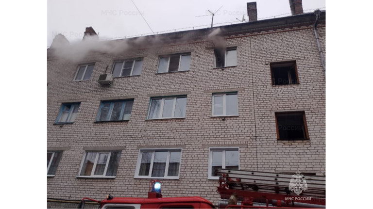 В поселке Мичуринский при пожаре в квартире эвакуировали одного человека