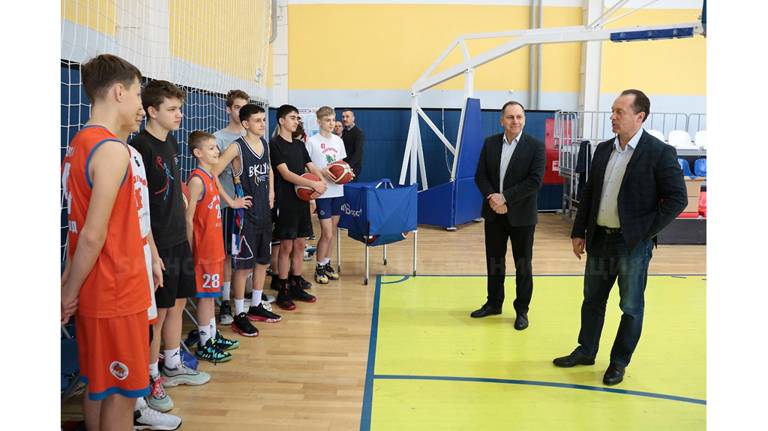 В Брянске юным баскетболистам из Белгорода создали условия лучше, чем дома