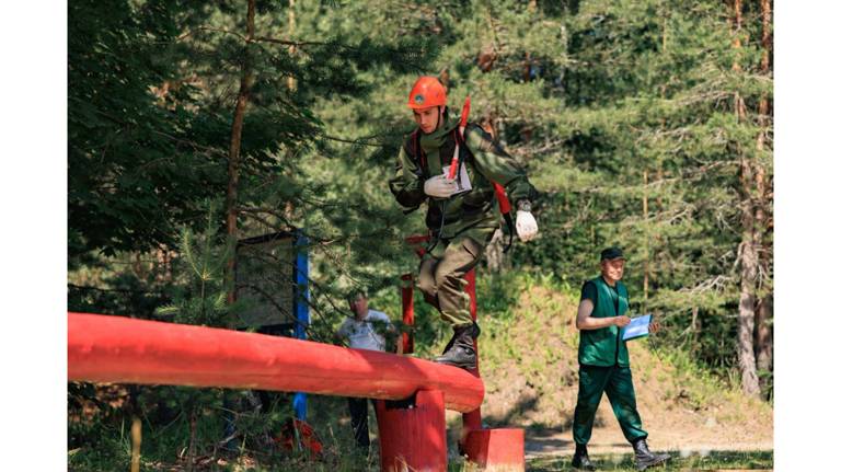 Брянский лесной пожарный выступит на конкурсе с международным участием