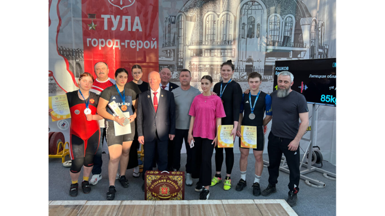 Брянцы завоевали пять золотых медалей на чемпионате ЦФО по тяжелой атлетике
