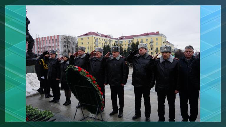 Начальник брянского УМВД почтил память павших защитников Отечества